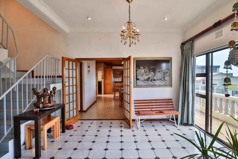 To Let 8 Bedroom Property for Rent in Walmer Estate Western Cape